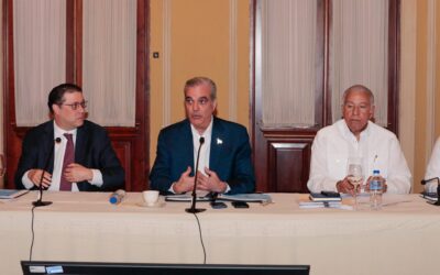 El mandatario y sectores productivos dan seguimiento a mesa de precios para mitigar el impacto de las fluctuaciones internacionales