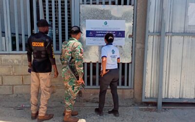 Clausuran establecimiento y apresan al propietario. Equipo combinado de CECCOM, Pro Consumidor y PEDECSA durante operativo de desmantelamiento de fábrica que comercializaba productos vencidos y carne en estado de descomposición.