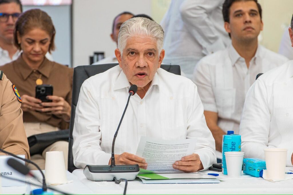 Informa que Santiago concentra más de RD$33 mil millones en inversiones y resalta proyectos que fortalecerán la conexión de la Línea Noroeste, el Puerto de Manzanillo y la movilidad nacional