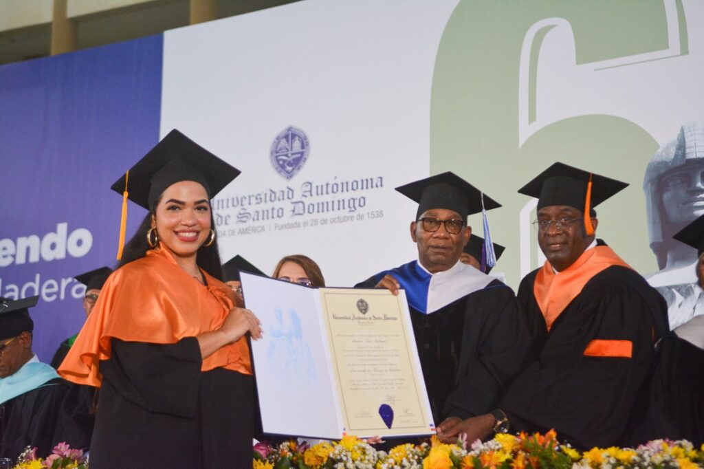 Graduación de la UASD