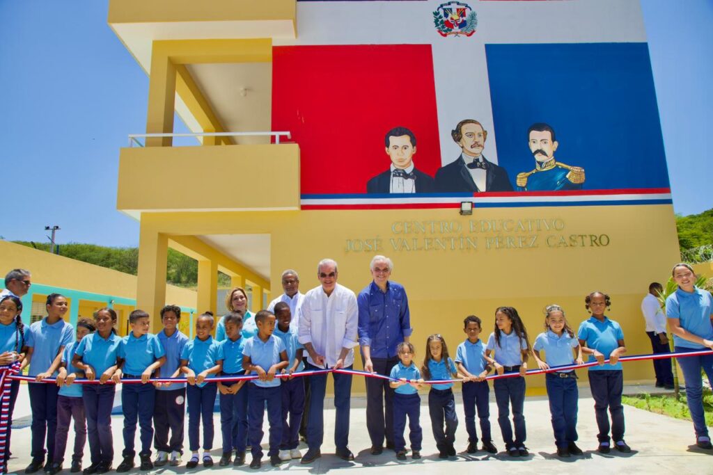 Ministro de Educación destaca que 27 nuevas aulas de educación inicial beneficiarán a cientos de niños de distintos sectores de Santiago