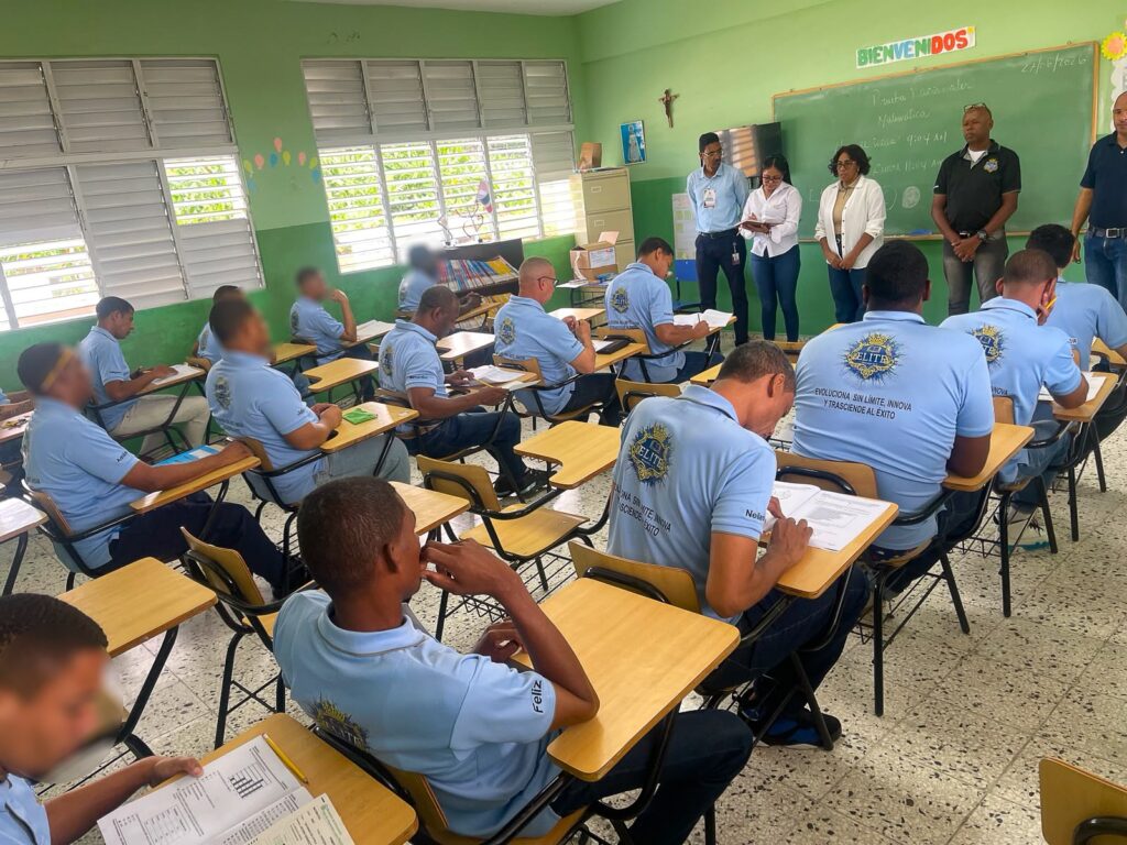 Las pruebas fueron impartidas de manera simultánea en 30 centros penitenciarios del país