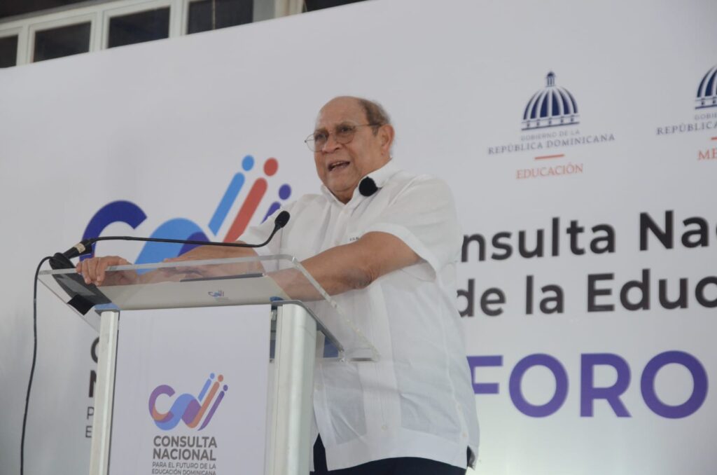 El ministro afirmó que el país requiere un currículo regionalizado y pertinente, capaz de responder a los desafíos de la economía global, la inteligencia artificial y la cuarta revolución industrial.