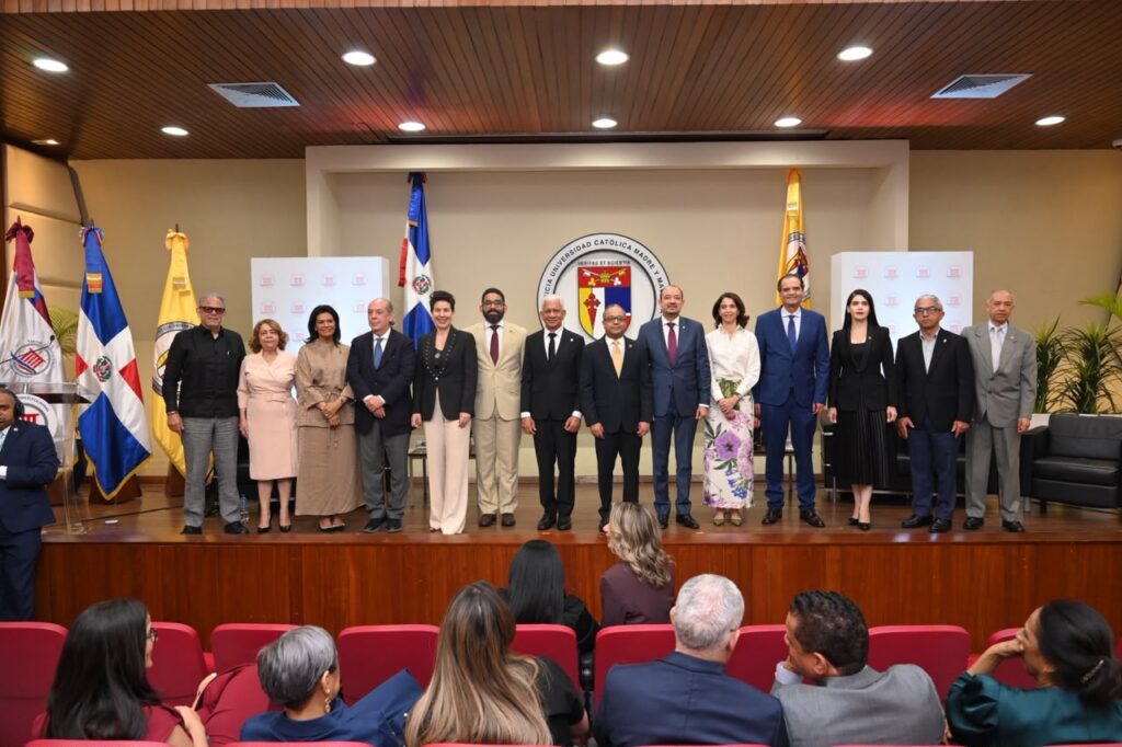 En la Cátedra Dr. Manuel Bergés Chupani: Integridad Judicial, el magistrado presidente Napoleón R. Estévez Lavandier indicó que el TC ha contribuido a definir el alcance de los principios que integran el régimen económico constitucional