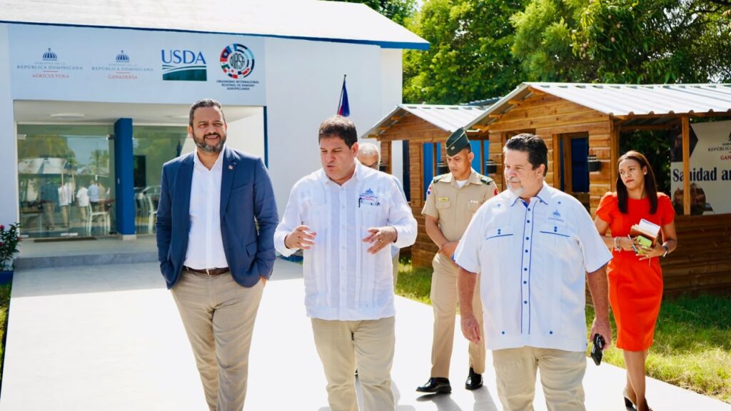 El viceministro Luis Madera visita a la Digega y el LAVECEN 1