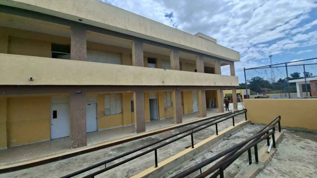 El plantel que beneficiará a cientos de estudiantes será entregado en agosto tras más de 12 años de espera
