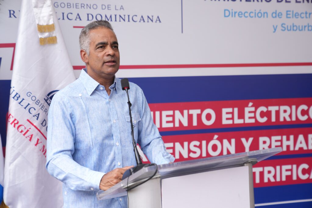 Joel Santos. ministro de Energía y Minas