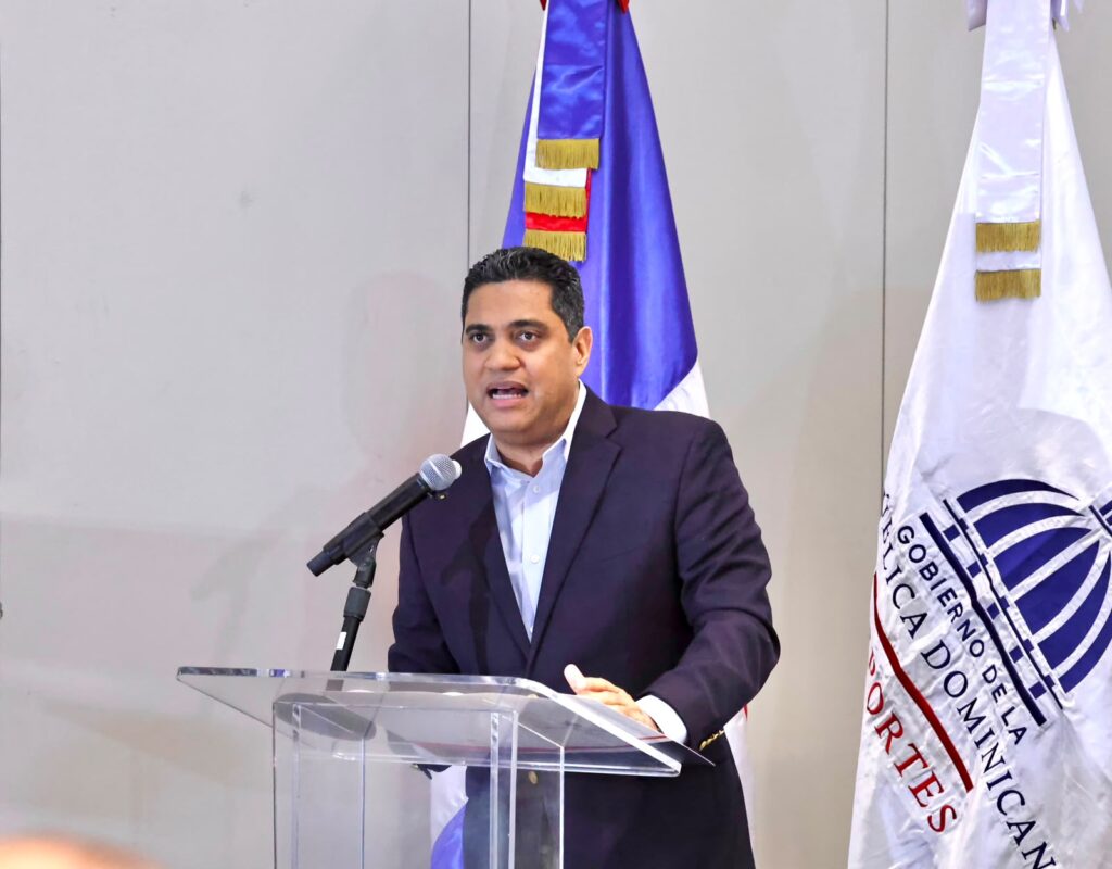 Kelvin Cruz, ministro de Deportes
