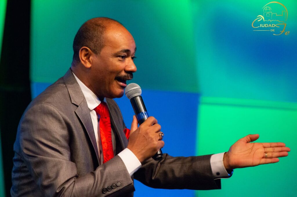 Obispo Reynaldo Franco Aquino