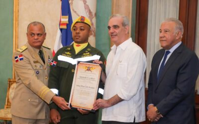 Presidente Abinader impone Medalla al Mérito a rescatistas Operación Quisqueya Solidaria 2026: “estos son héroes dominicanos que fueron a servir a un país que estaba en necesidad”