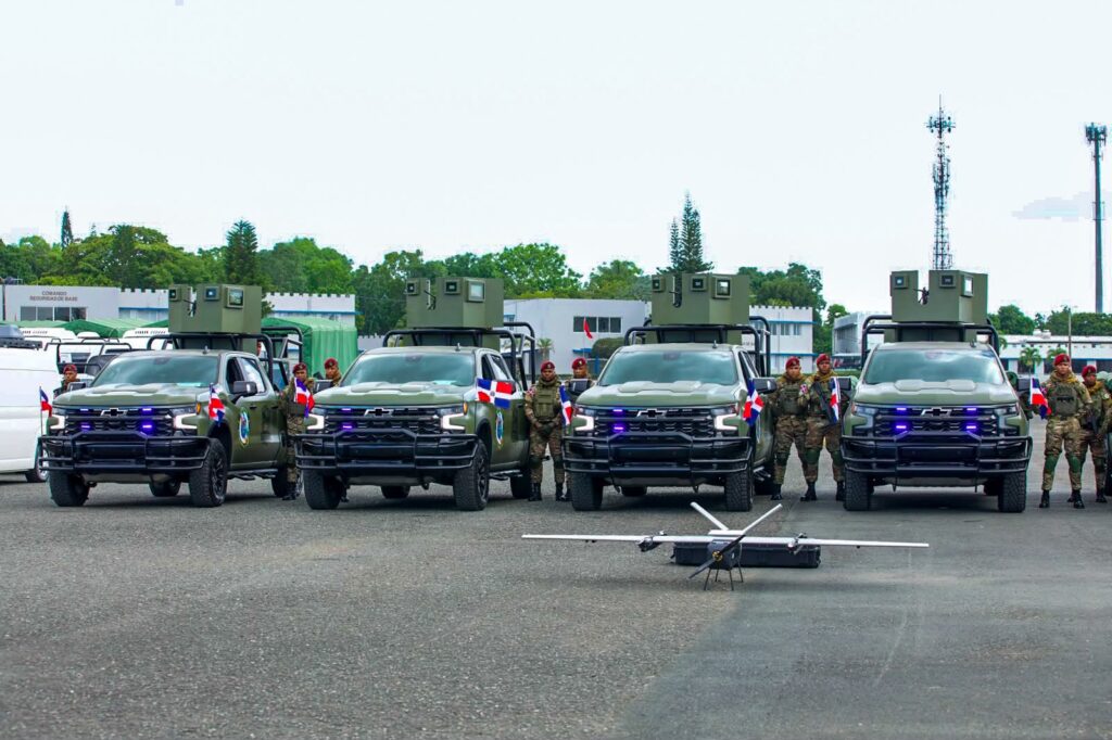 Mandatario reafirma compromiso que ha demostrado su Gobierno con las Fuerzas Armadas y la Policía Nacional y dice que RD pasa a la vanguardia con una industria militar ejemplo de Centroamérica y el Caribe y avanza hacia nivel de países más desarrollados de Latinoamérica