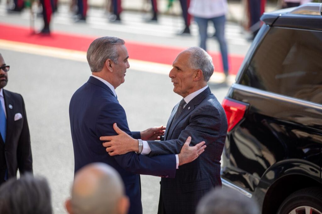 Presidente Abinader recibe en el Palacio Nacional a su homólogo de Honduras Nasry Asfura Zablah