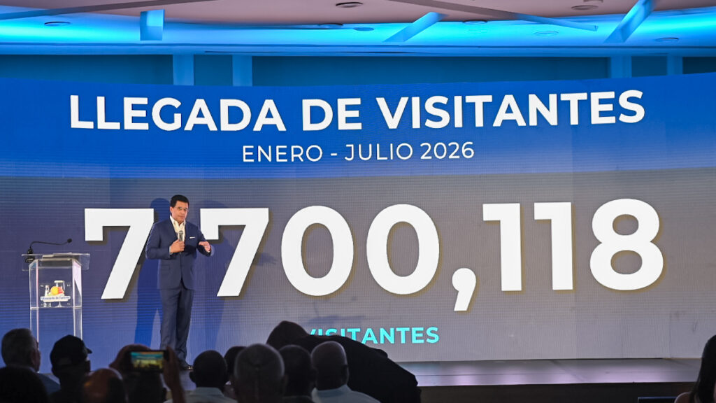 El ministro David Collado calificó de extraordinaria la llegada de turistas en julio al alcanzar la cifra récord de 921,718 turistas.