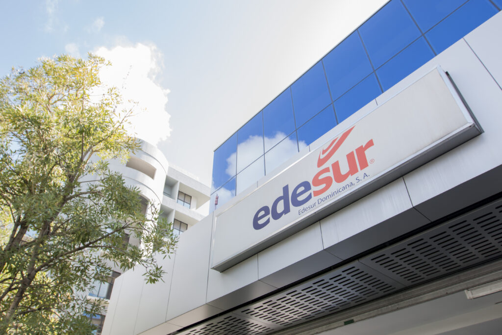 La empresa distribuidora de electricidad solicita a los clientes que denuncien los casos.