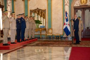 También al Inspector General de las Fuerzas Armadas, al viceministro de Defensa para asuntos Militares, al jefe del CUSEP y al comandante del Regimiento de la Guardia Presidencial