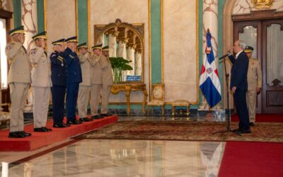 También al Inspector General de las Fuerzas Armadas, al viceministro de Defensa para asuntos Militares, al jefe del CUSEP y al comandante del Regimiento de la Guardia Presidencial