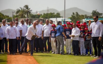 José Andújar, director de Desarrollo Provincial, anuncia inversiones para seguir remozando y construyendo instalaciones deportivas en todo Peravia
