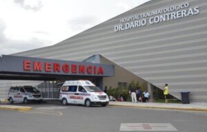 El doctor Andy de León recuerda que los servicios asistenciales son gratuitos e insta a denunciar cualquier intento de cobro indebido dentro del centro de salud
