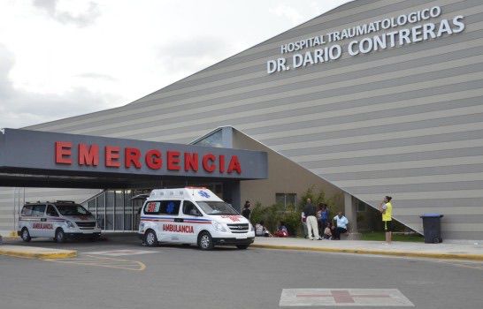 El doctor Andy de León recuerda que los servicios asistenciales son gratuitos e insta a denunciar cualquier intento de cobro indebido dentro del centro de salud