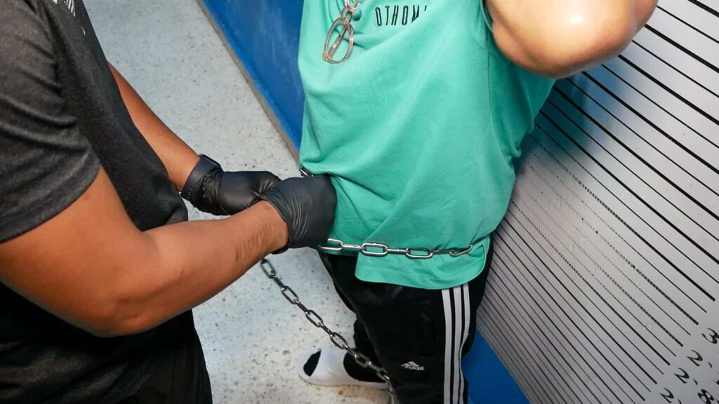 El arresto y posterior entrega de ambos hombres se traduce en el fortalecimiento de la cooperación en la búsqueda de fugitivos internacionales