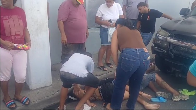 Jóvenes heridos en accidente.