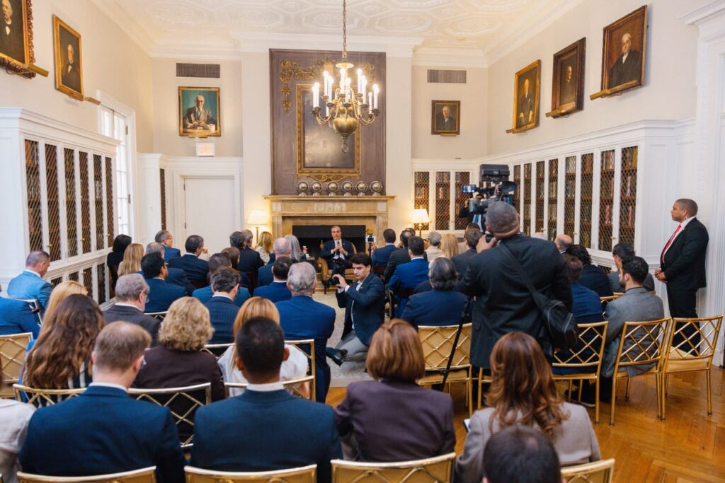 Presidenta de CEAPI, Nuria Vilanova, destaca que, contra viento y marea y en una de las épocas más difíciles de la región, el presidente Abinader ha sabido marcar la diferencia y transformar a República Dominicana