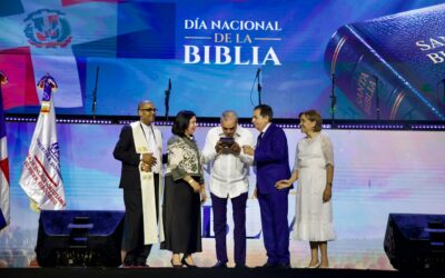 Presidente Abinader afirma que la distinción lo compromete cada día más porque los gobiernos y las personas son transitorios, mientras que Dios permanece