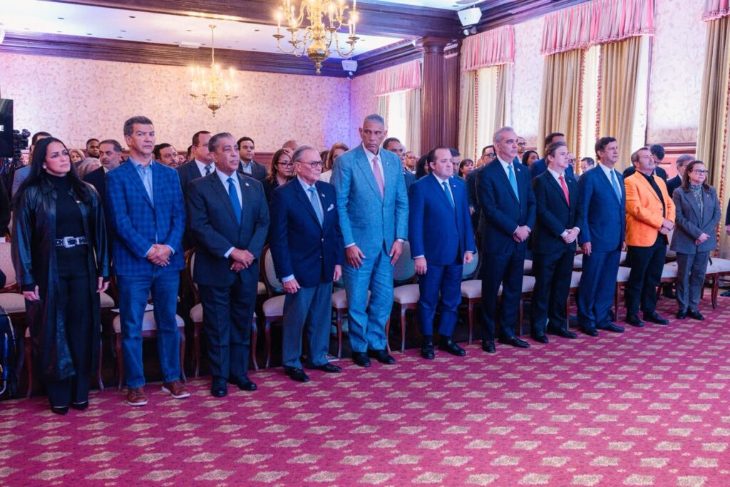 Destaca que en Escudo de las Américas, junto al presidente Donald Trump abordaron la coordinación para enfrentar el narcotráfico y las bandas criminales en toda Latinoamérica