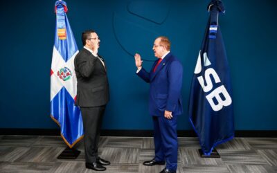 El abogado, investigador y consultor sustituye a Alejandro Fernández W., quien estuvo al frente de la Superintendencia de Bancos durante seis años