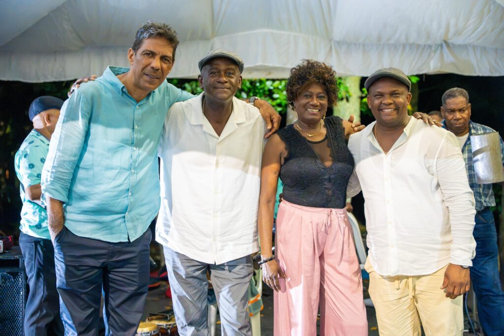 La iniciativa impulsada por José Manuel López concentró a diversos artistas como Sonia Cabral y Científicos del Son y el Conjunto de Música Típica de los Hermanos Pujols en un ambiente familiar