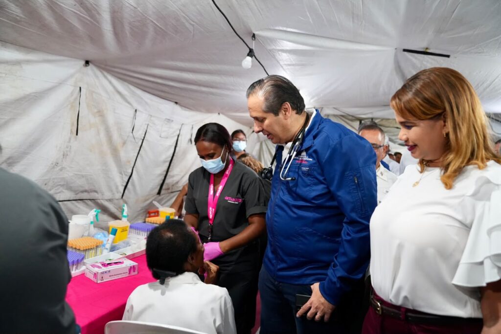 La jornada médica se realizó en el Politécnico Aristides García Mella en La Romana.