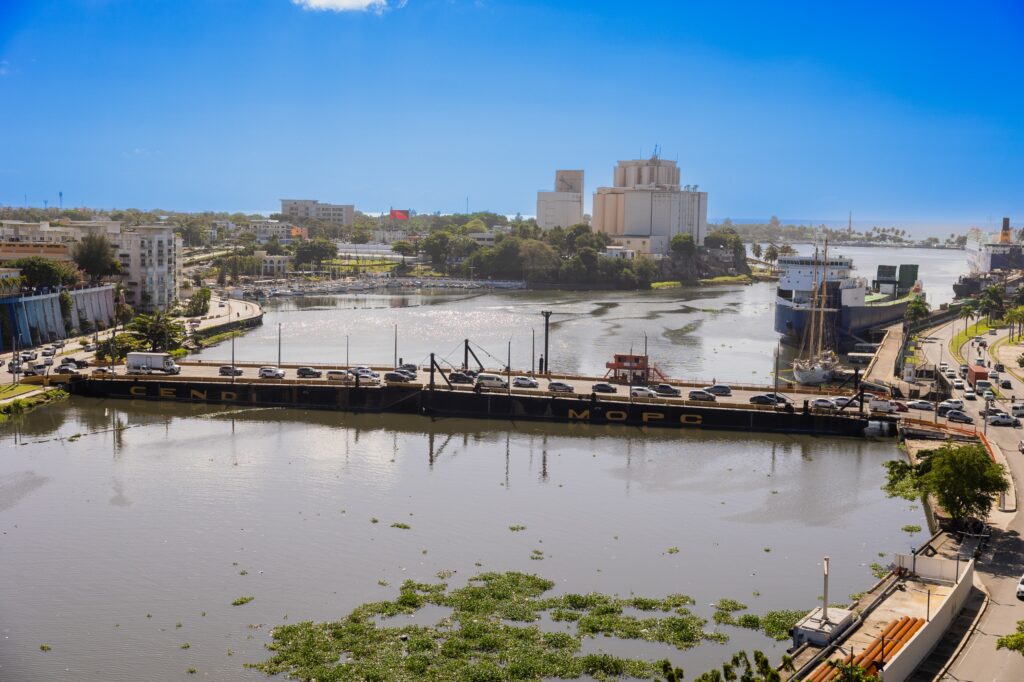 Obras Públicas recomienda utilizar los puentes Matías Ramón Mella, Juan Pablo Duarte y Juan Bosch durante la interrupción del tránsito.
